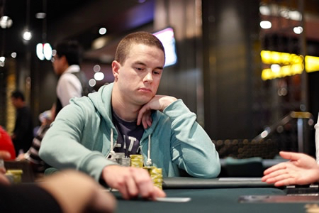 9 million of real dollars from the virtual poker room. The damn lucky gambler Portal Mazal